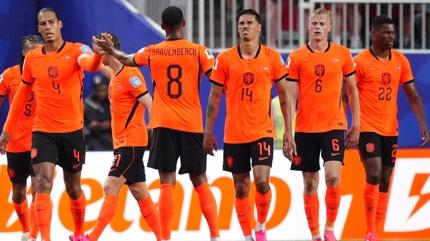 Hollanda gruptan lider ��kt�
