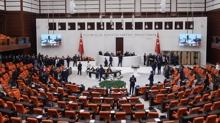 CHP'de sandalye kayb�! Meclis'te dengeler de�i�ti