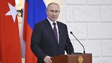 Putin bizzat duyurdu: Petrol sat���na y�nelik yasak s�resi uzat�ld�