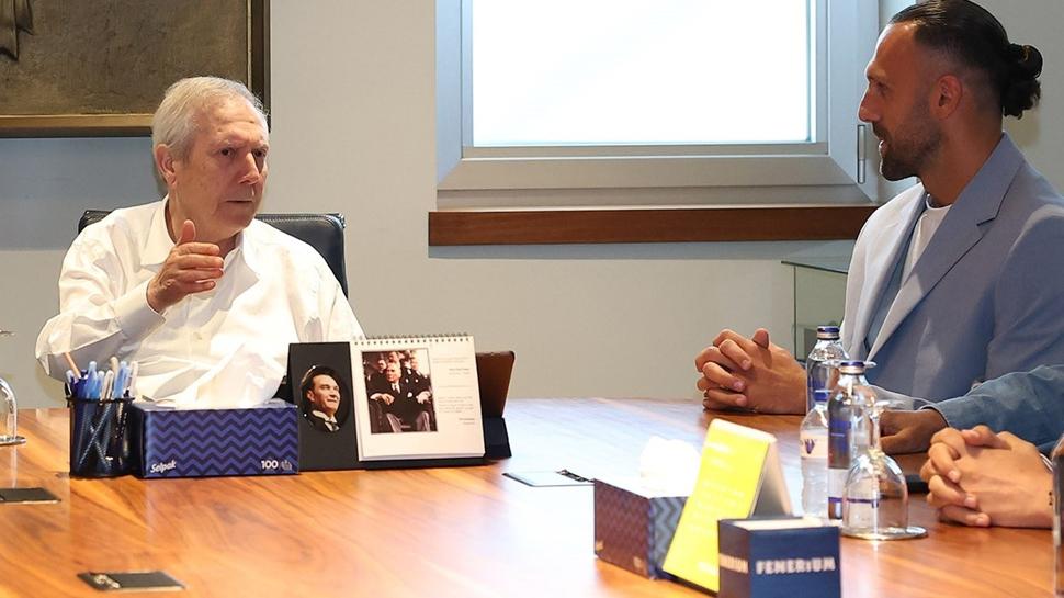Aziz Yıldırım, futbolcularla bir araya geldi