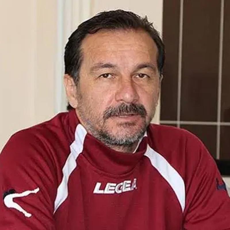 Eski futbolcu Yusuf �im�ek'in ac� g�n�