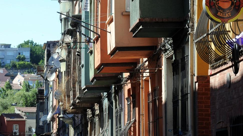 �stanbul'un tarihi hazinesi Balat... Ge�mi�in izleri renkli sokaklarda ya��yor