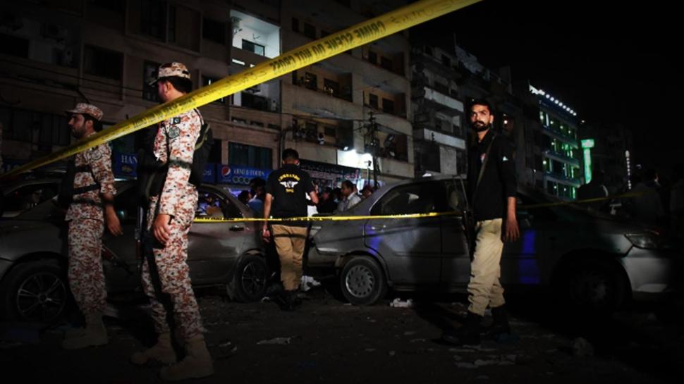 Pakistan'da terör alarmı: Yoğun silah sesleri duyuldu