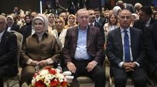 Emine Erdo�an'dan kamp payla��m�