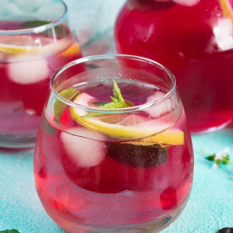 Bu yaz�n y�ld�z� se�ildi, kafelerde bo�una para �demeyin! Ev yap�m� kirazl� limonata tarifi