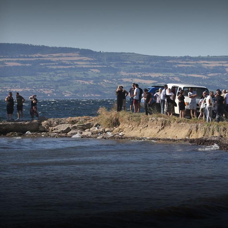 �anakkale'de ac� haber: 14 ya��ndaki k�z denizde �l� bulundu