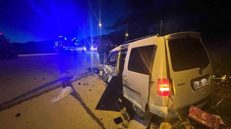 Kayseri'de feci kaza: 1 �l�, 6 yaral�