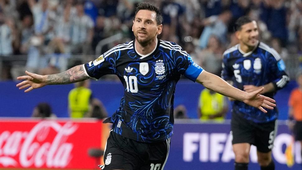 Lionel Messi tarihe geçti, Arjantin turladı