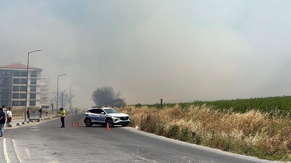 Silivri'de kırsal alanda yangın