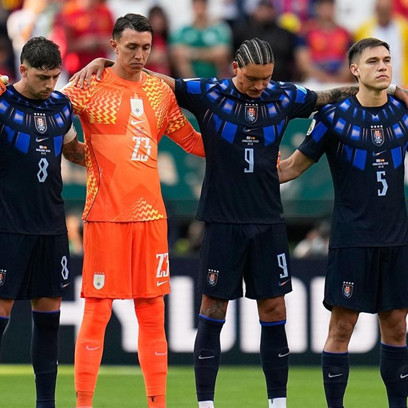 Uruguay Milli Tak�m�'na ceza! D�n�� biletleri iptal edildi