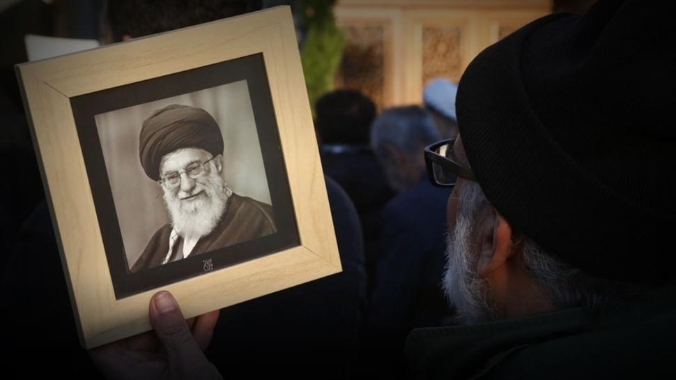 Irak Hükümeti Kerbela'da Hamaney'in cenaze törenine onay verdi