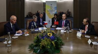 �stanbul'daki NATO Zirvesi'nden Avrupa'ya  mesaj: Savunmada sorumluluk almal�
