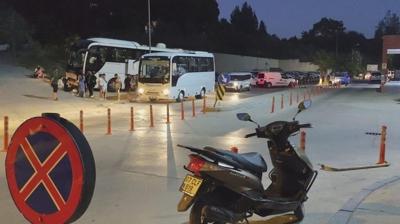 Manavgat'ta zehirlenme skandal�: 52 turist hastaneye ko�tu