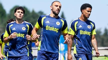 Fenerbah�e'ye k�t� haber! Vedat Muriqi sedyeyle sahadan ayr�ld�