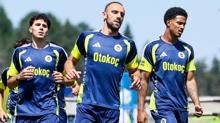 Fenerbah�e'ye k�t� haber! Vedat Muriqi sedyeyle sahadan ayr�ld�