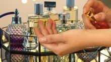 Parf�m�n�z u�up gidiyorsa su� markada de�il sizde! Kokuyu teninize hapseden o 2 gizli nokta