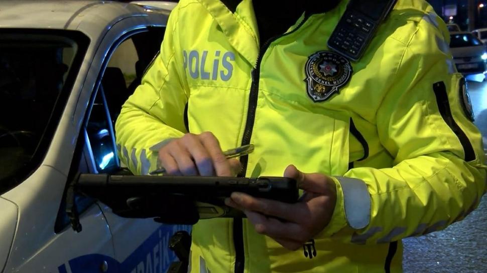 Trafik magandasına ağır fatura! Plakasını eğdi, 320 bin TL cezayı yedi