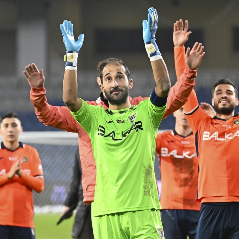 Volkan Babacan bir sezon daha Ba�ak�ehir'de