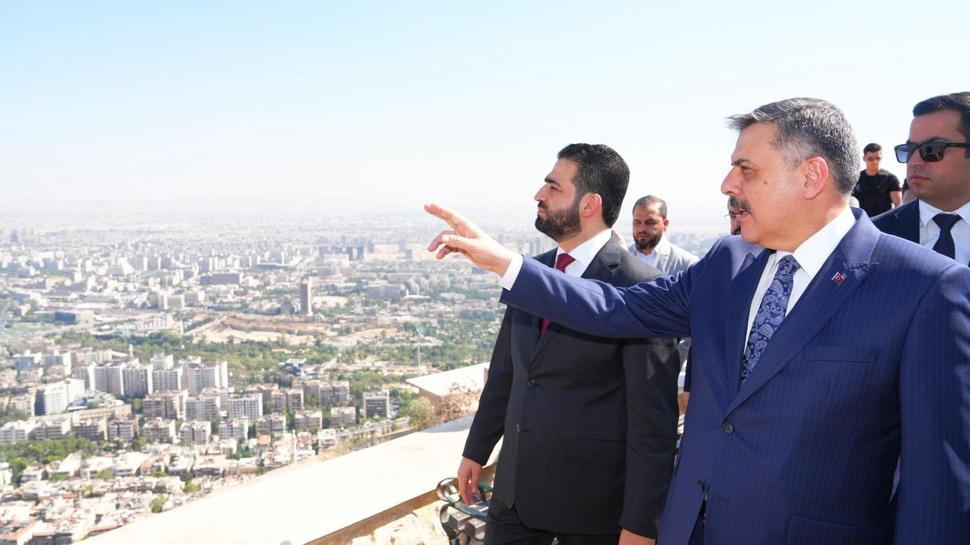 Bakan Çiftçi Kasyun Dağı'ndan Şam'ı seyretti: Kadim şehrin geleceğine umutla bakıyoruz