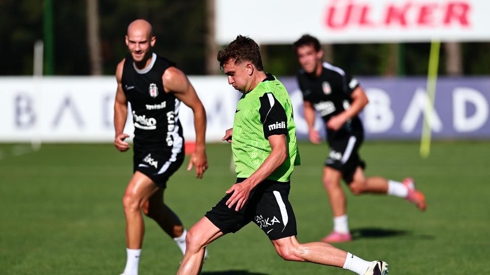 Beşiktaş, günü çift antrenmanla tamamladı