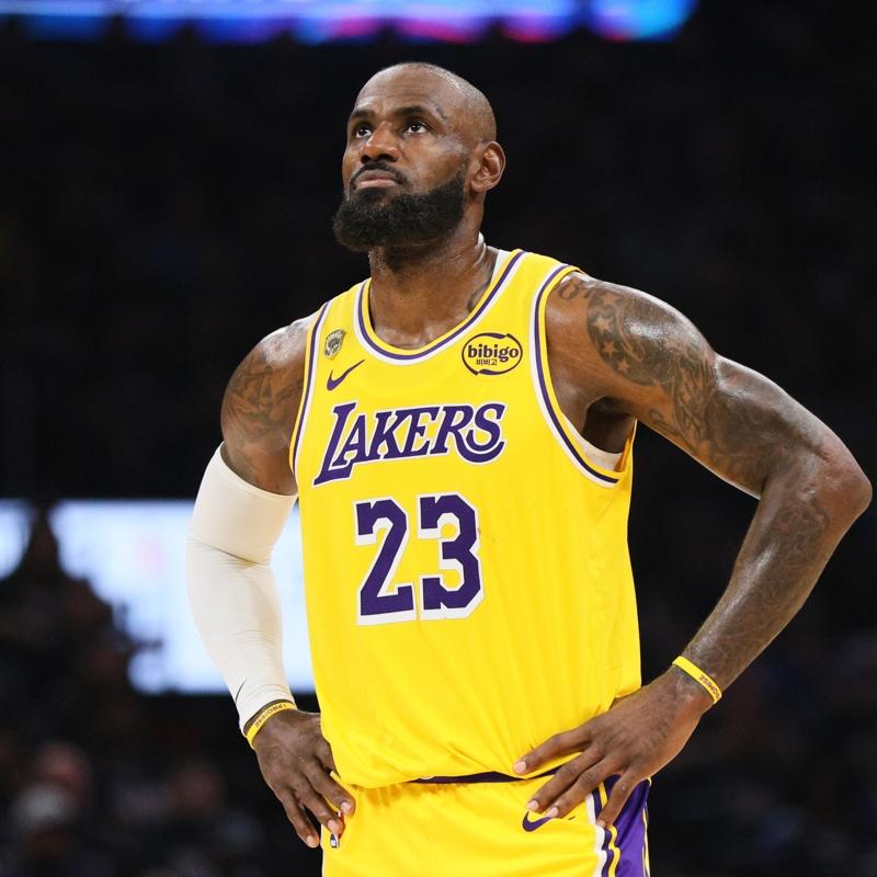 Bir devir sona erdi! LeBron James, Lakers'tan ayr�ld�