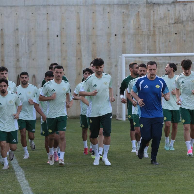 Esenler Erokspor, Bolu'da kampa girdi