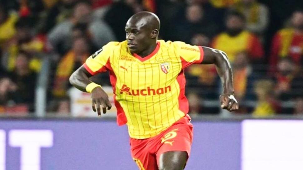 Lens'te Malang Sarr ile yollar ayrıldı