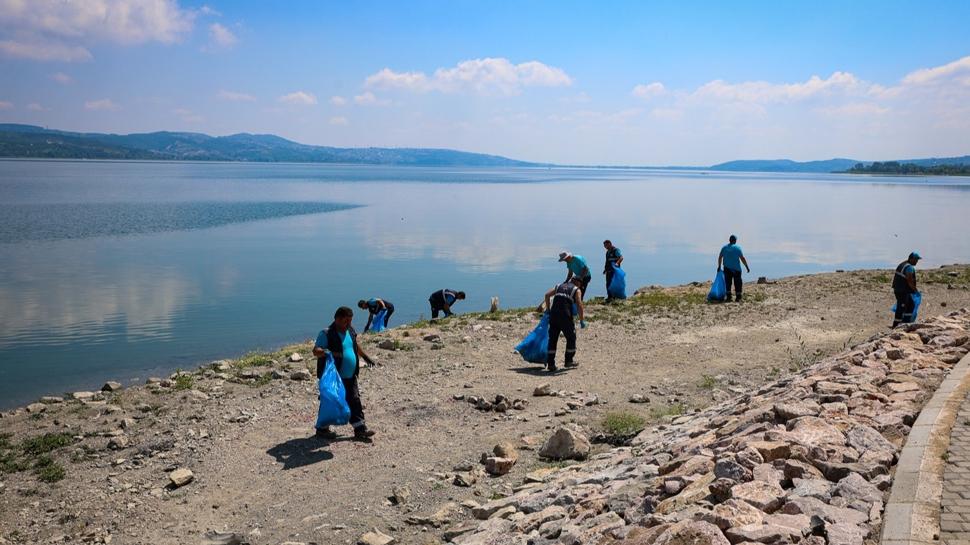 Sapanca Gölü'nde temizlik çalışması yapıldı