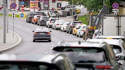 Ara�lar yolda, u�aklar yerde kald�
