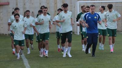 Esenler Erokspor, Bolu'da kampa girdi