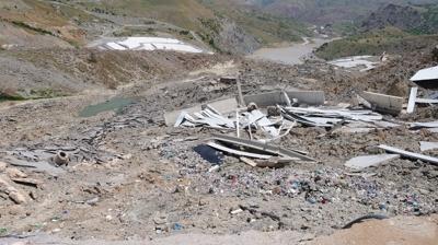 Hakkari'de heyelan�n boyutu ortaya ��kt�: 8 milyon metrek�p toprak yer de�i�tirdi