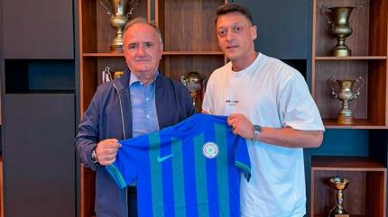 �aykur Rizespor, Mesut �zil ile el s�k��t�!