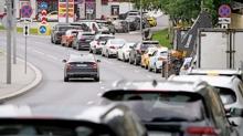 Ara�lar yolda, u�aklar yerde kald�