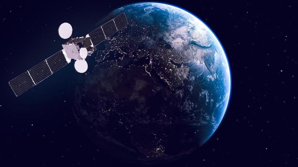 Türksat filosuna yeni güç... Dost ülkeyle resmen imzalar atıldı