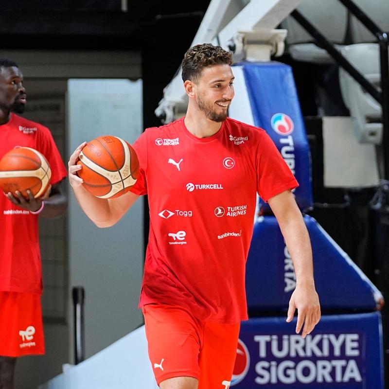 12 Dev Adam, Bosna Hersek'te ilk antrenman�n� yapt�