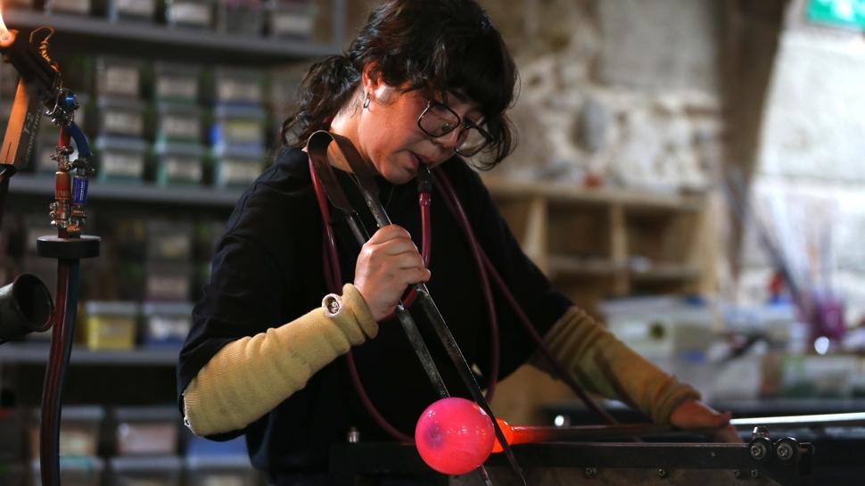  Cam sanat�yla u�ra��rken hep bir adrenalin ya��yoruz 