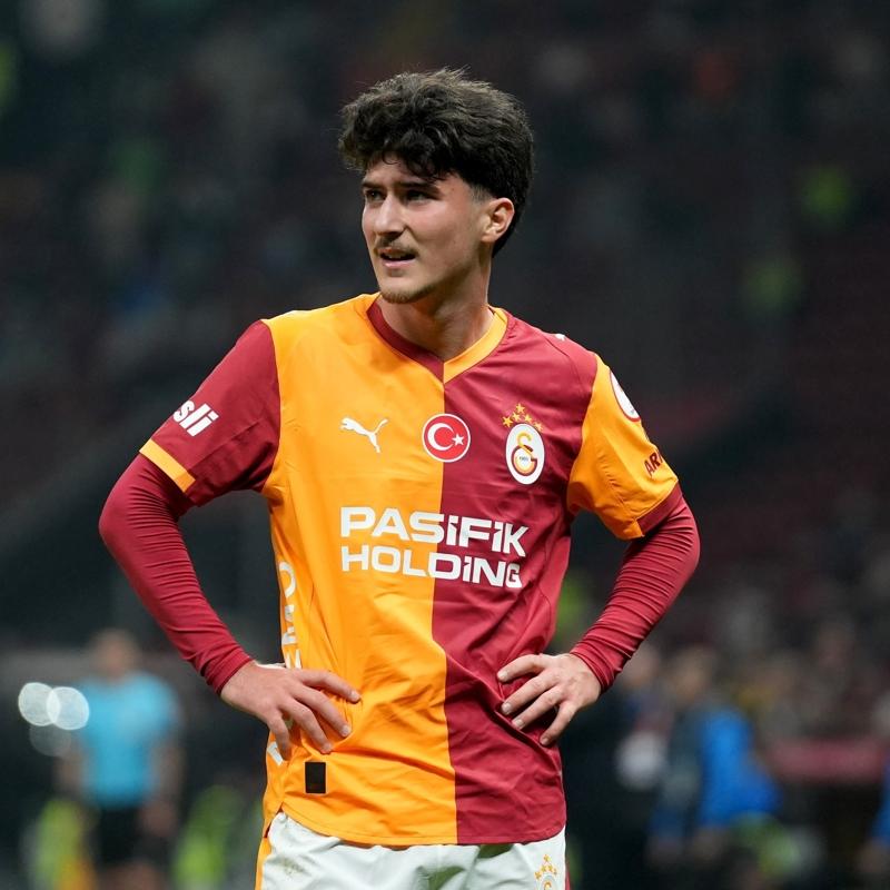 Galatasaray'dan 3. Lig'e transfer: Yeni tak�m�n� duyan �a�t� kald�