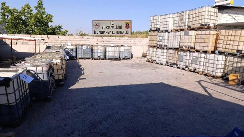 Gemlik'te kaçak akaryakıt baskını: Tonlarca ürün ve binlerce sahte etiket ele geçirildi