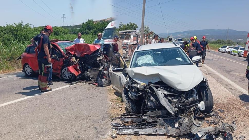Kafa kafaya feci çarpışma! Ölü ve yaralılar var