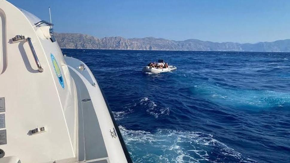 Marmaris açıklarında göçmen teknesi battı: Ölü ve kayıplar var
