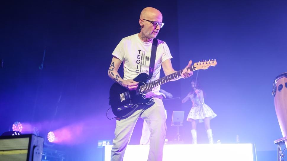 Moby 15 yıl aradan sonra İstanbul'da sahne aldı... Kapalı gişe!