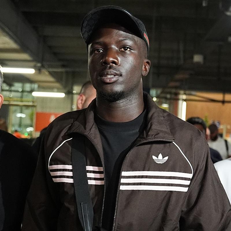 �stanbul'a geldi! Be�ikta� yeni transferine kavu�tu