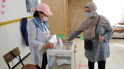 25 milyon Cezayirli sand�k ba��na gitti