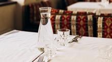 Restoranlarda yeni d�nem! Zorunluluk bug�n itibar�yla ba�lad�