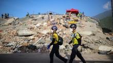 Venezuela'da inan�lmaz kurtulu�! Enkaz alt�ndaki adam 8 g�n sonra kurtar�ld�