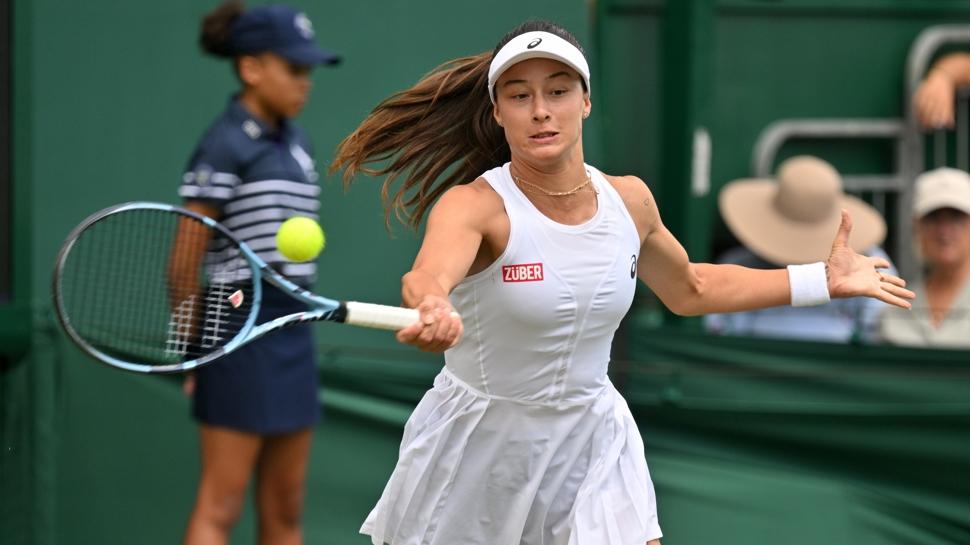 Zeynep Sönmez'in raketindeki Filistin detayı