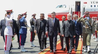 Cumhurbaşkanı Yardımcısı Yılmaz, Hamaney'in cenaze töreni için Tahran'da