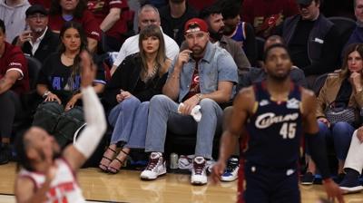 Taylor Swift ile Travis Kelce d���n i�in 20 milyon dolar harcad�, ele�tirildi! Hay�r kurumlar�na ba��� yapt�