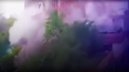 Venezuela'daki depremin g�r�nt�leri... Binan�n ��kme an� saniye saniye kaydedildi