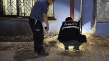 Eski�ehir'de kar maskeli �ah�s korkusu! Evi ate�e verip ka�t�